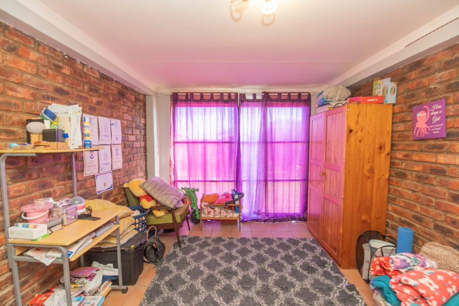 4 Bedroom Property for Sale in Clarendon Marine Eastern Cape